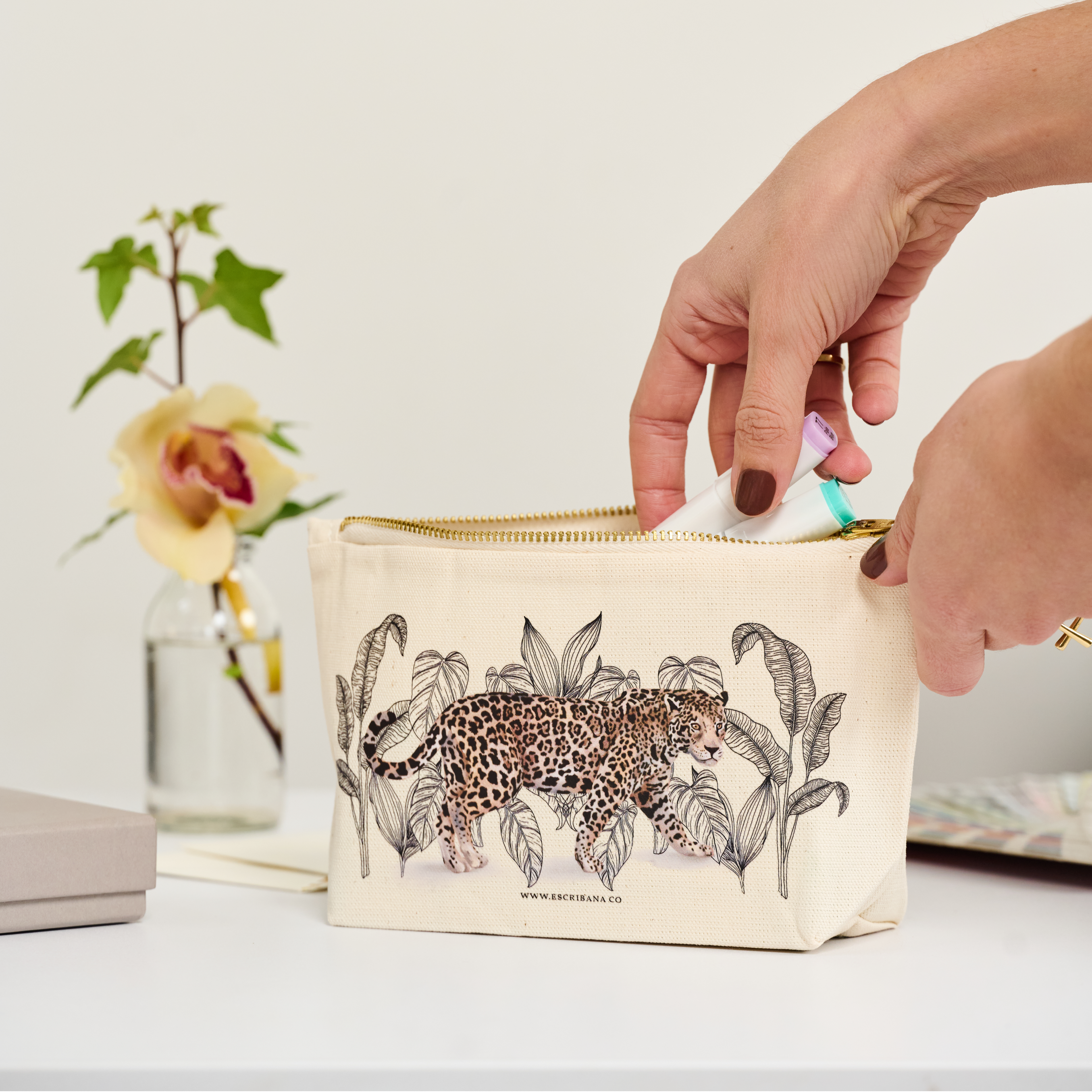 Cartuchera de Lona con Diseño Selva Jaguar